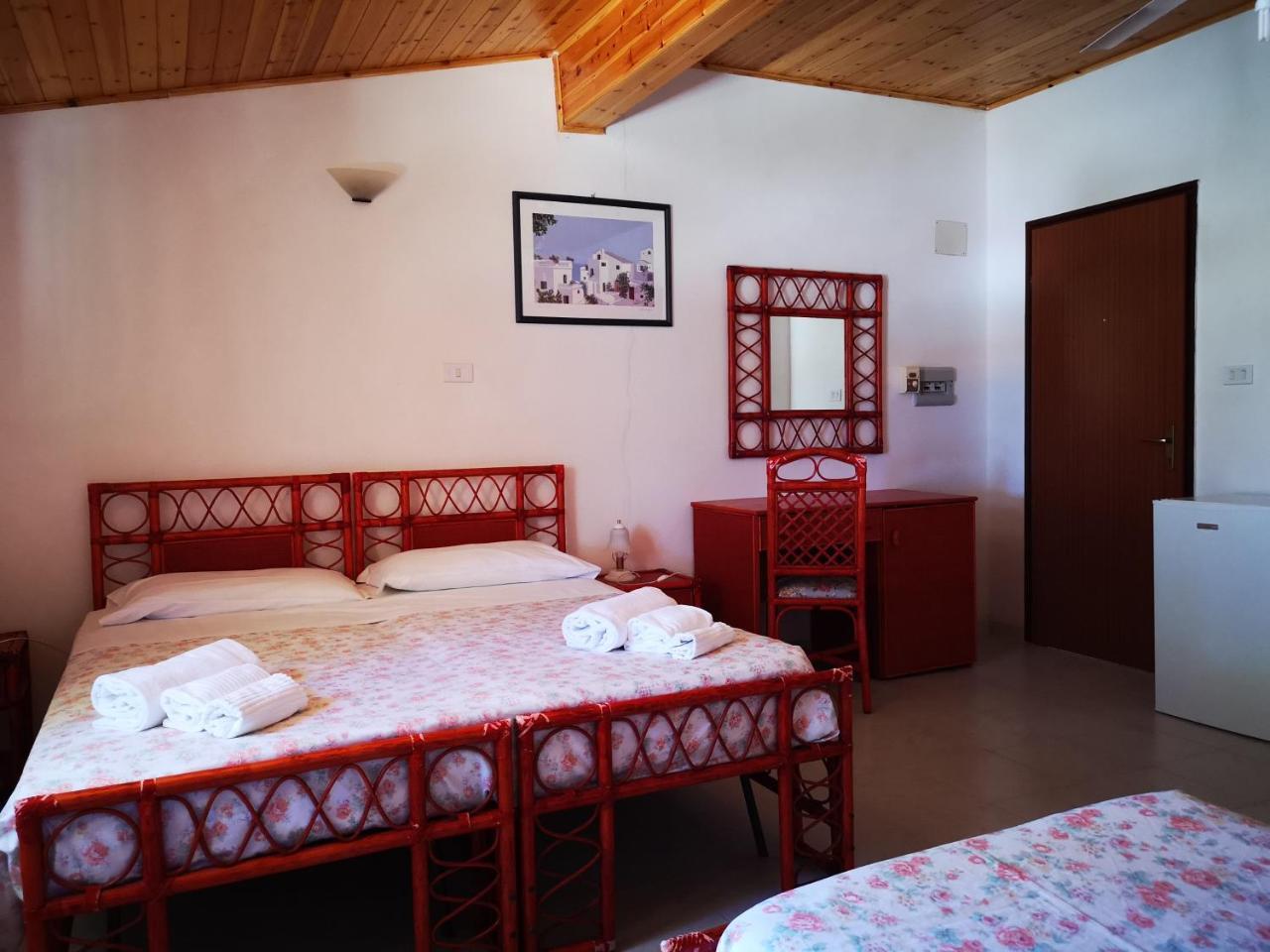 Camping B&B Gioiosa Gioiosa Marea Exterior foto